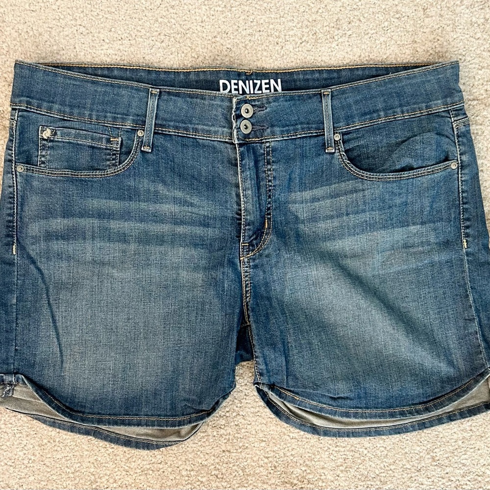 Women’s Denizen From Levi’s Jean Shorts Size 18